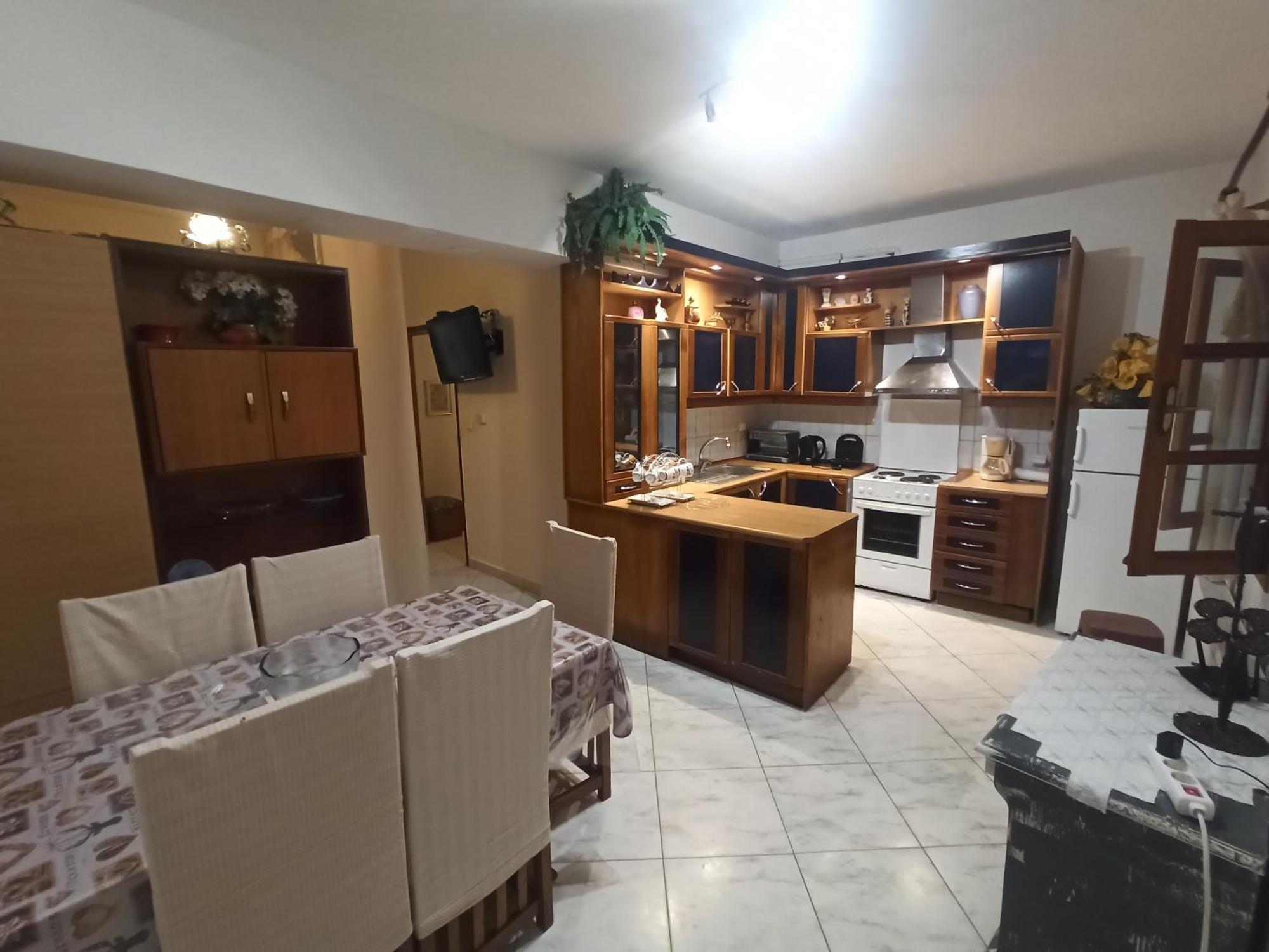 Vangel Backyard Apartment *